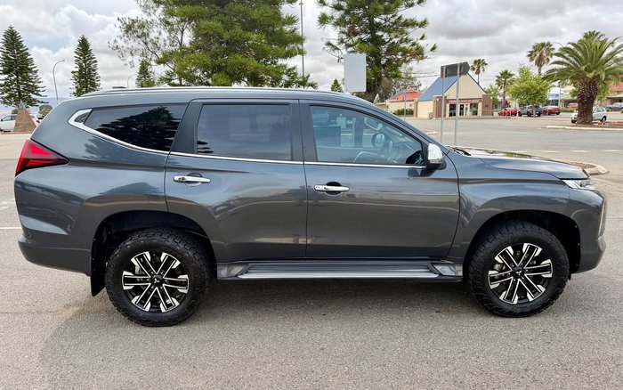 2021 Mitsubishi Pajero Sport GLS