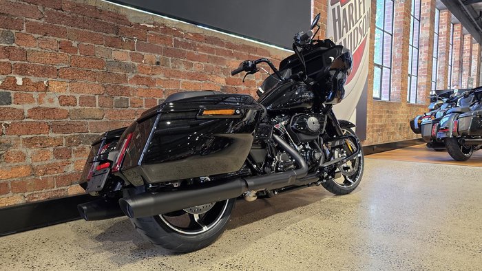 Harley-Davidson Road Glide 117 (FLTRX) Touring