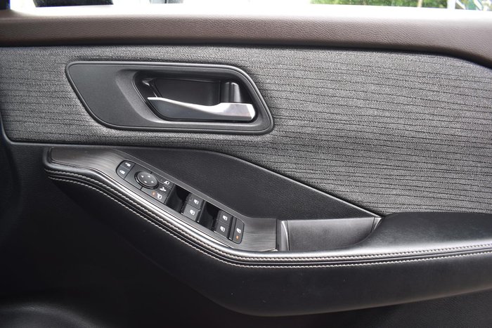 2024 Nissan X-TRAIL ST