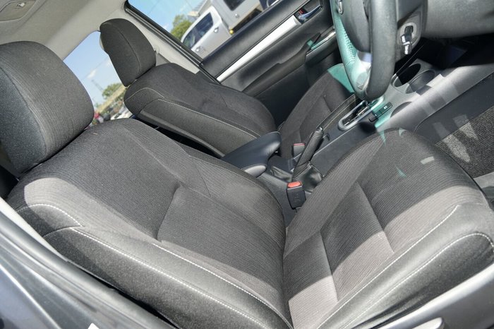 2017 Toyota Hilux SR5