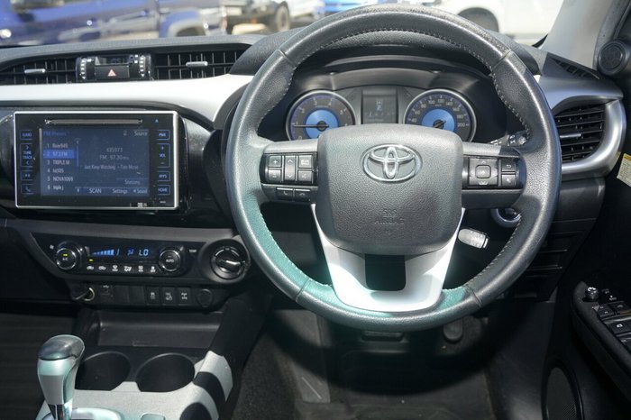 2017 Toyota Hilux SR5