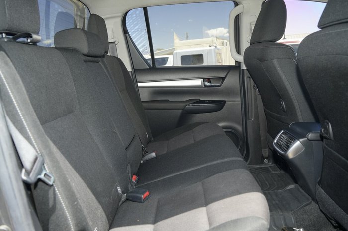 2017 Toyota Hilux SR5