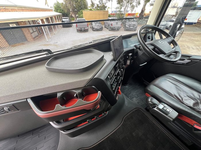 2022 Volvo Fh600 Globetrotter 131 Tonne Gcm. B DOUBLE/ROAD TRAIN