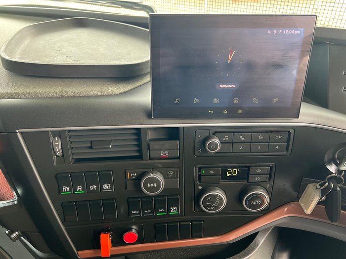 2022 Volvo Fh600 Globetrotter 131 Tonne Gcm. B DOUBLE/ROAD TRAIN