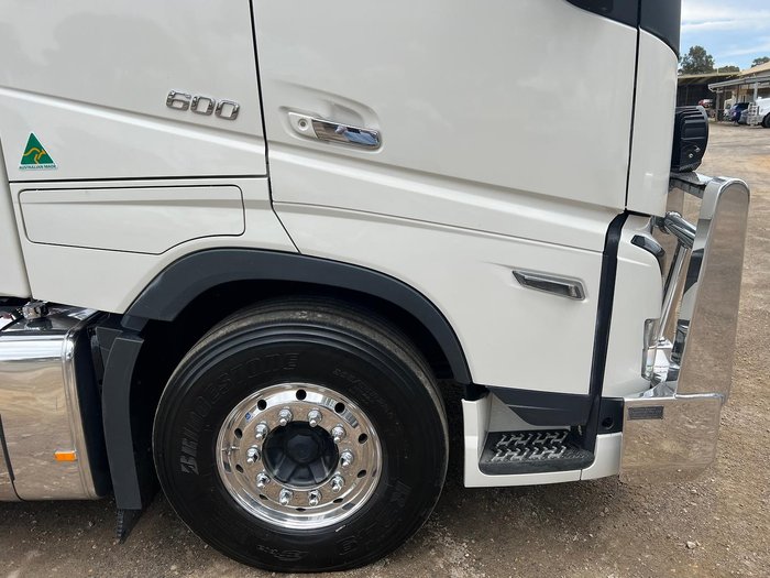 2022 Volvo Fh600 Globetrotter 131 Tonne Gcm. B DOUBLE/ROAD TRAIN