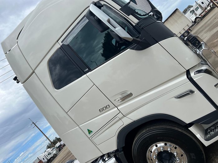 2022 Volvo Fh600 Globetrotter 131 Tonne Gcm. B DOUBLE/ROAD TRAIN