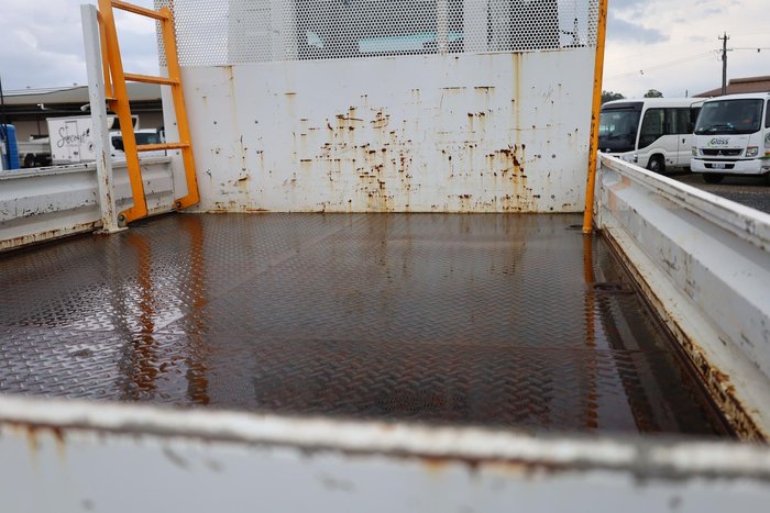 2022 Isuzu N Series NPS75-155 4X4 Dropside Tray with Crane White