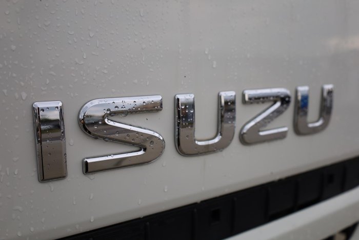 2022 Isuzu N Series NPS75-155 4X4 Dropside Tray with Crane White