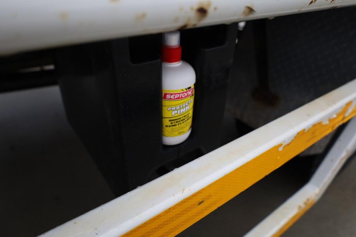 2022 Isuzu N Series NPS75-155 4X4 Dropside Tray with Crane White