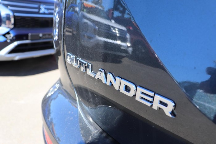 2025 Mitsubishi Outlander Exceed