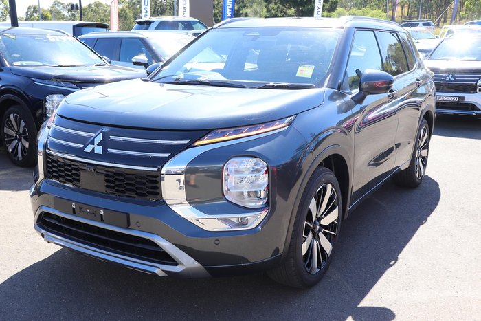 2025 Mitsubishi Outlander Exceed