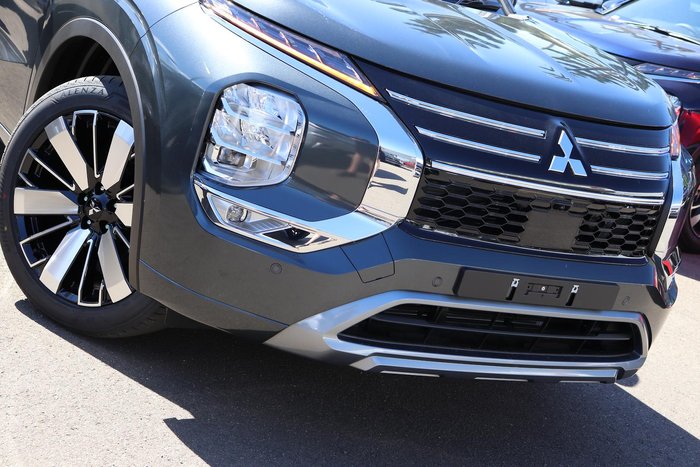 2025 Mitsubishi Outlander Exceed