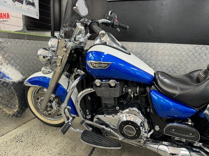 2015 Triumph THUNDERBIRD LT BLUE