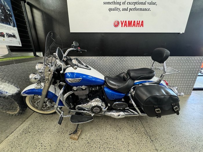 2015 Triumph THUNDERBIRD LT BLUE