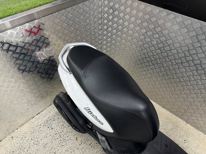 2020 PEUGEOT KISBEE 50 2T WHITE