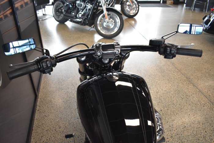 2018 Harley-davidson FXBR BREAKOUT BLACK