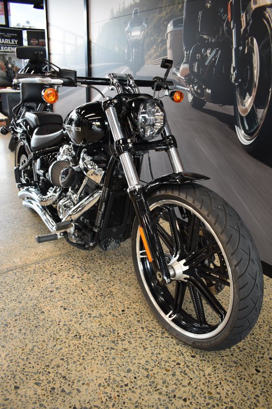 2018 Harley-davidson FXBR BREAKOUT BLACK