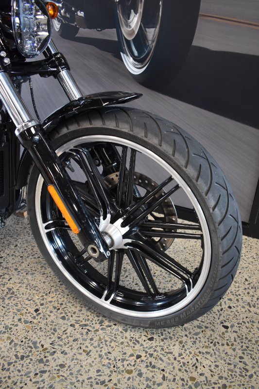 2018 Harley-davidson FXBR BREAKOUT BLACK