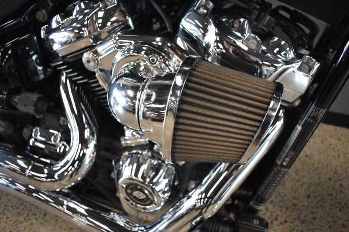 2018 Harley-davidson FXBR BREAKOUT BLACK