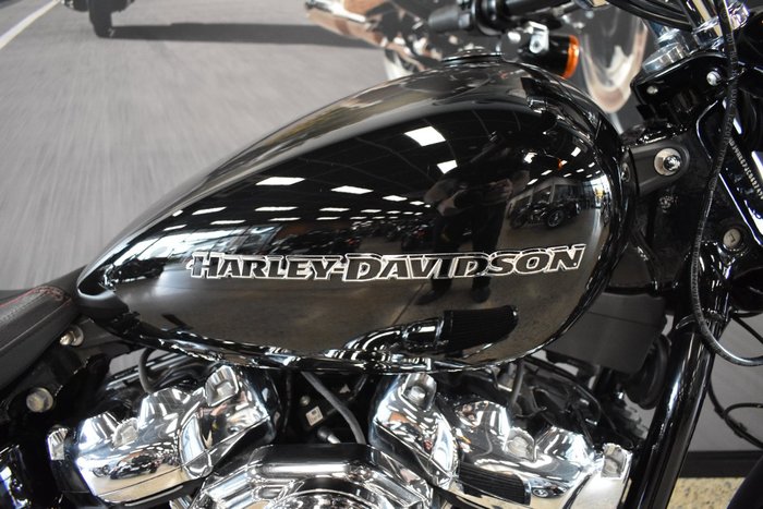 2018 Harley-davidson FXBR BREAKOUT BLACK