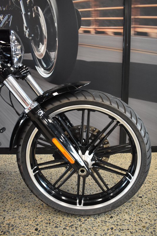 2018 Harley-davidson FXBR BREAKOUT BLACK