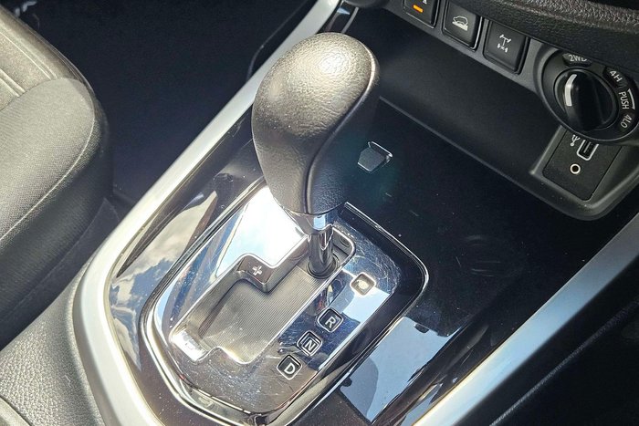 2021 Nissan Navara ST-X