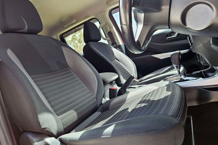 2021 Nissan Navara ST-X