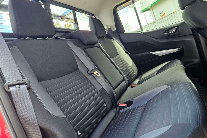 2021 Nissan Navara ST-X