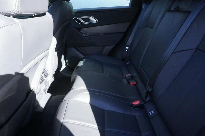 2024 Land Rover Range Rover Velar P250 Dynamic SE