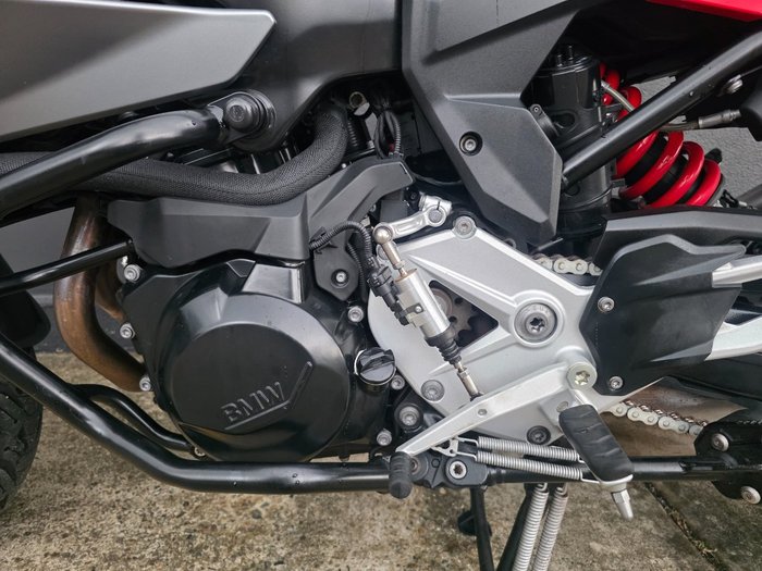 2021 BMW F 900 XR RED