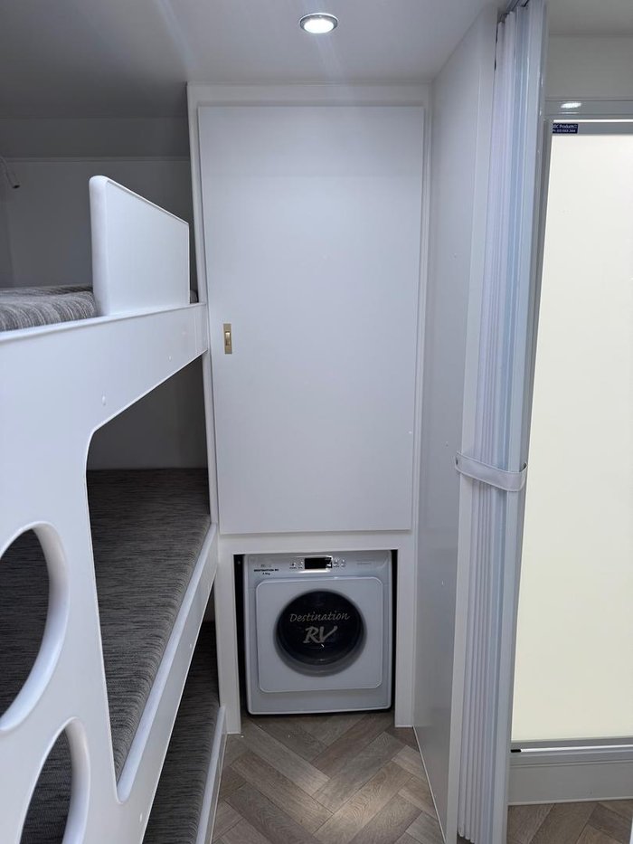 2025 Olympic Marathon 21' Family Van