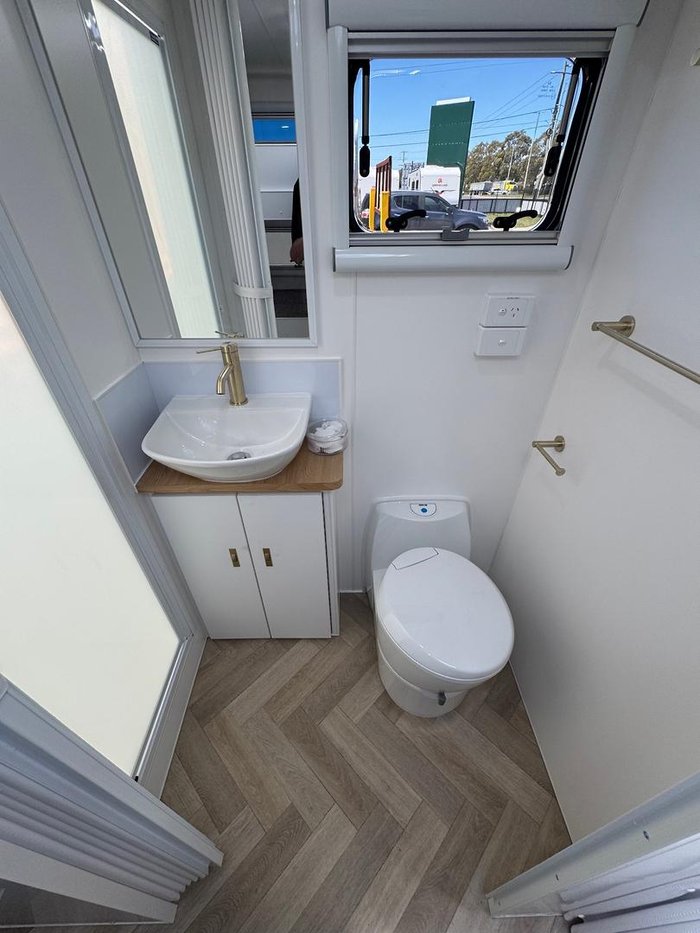 2025 Olympic Marathon 21' Family Van