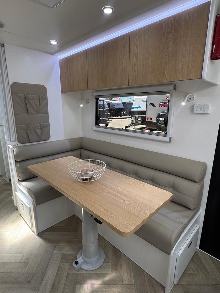 2025 Olympic Marathon 21' Family Van