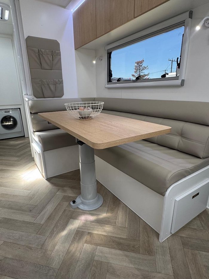 2025 Olympic Marathon 21' Family Van