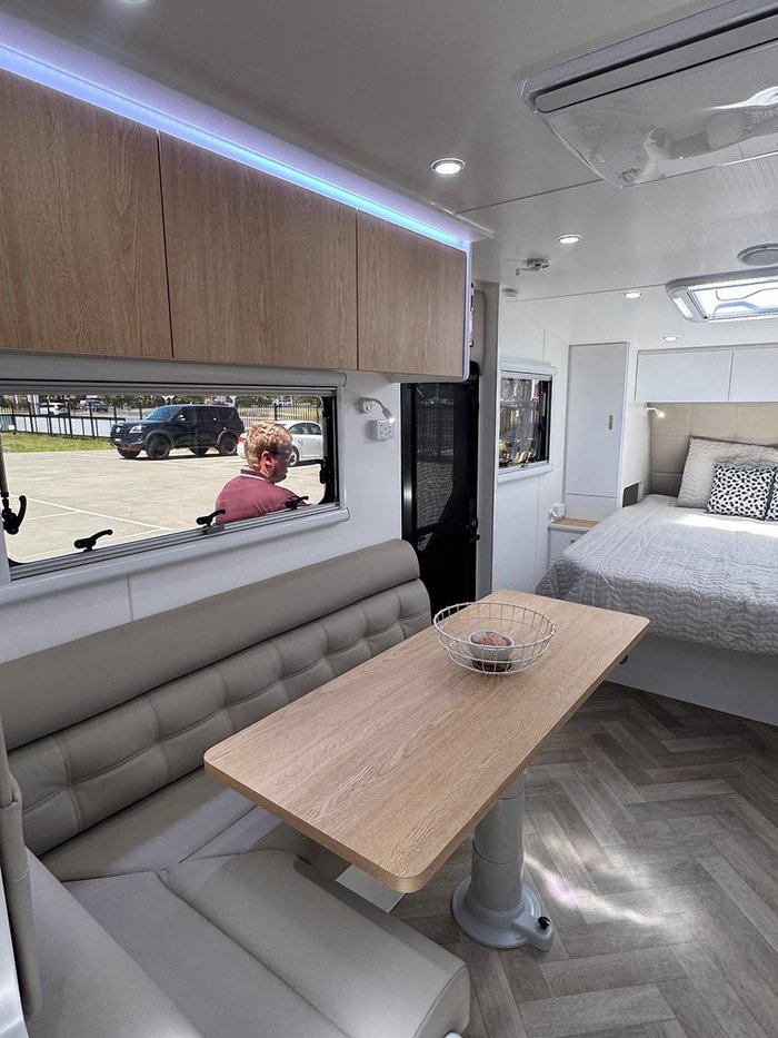 2025 Olympic Marathon 21' Family Van