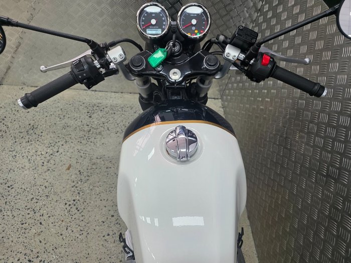 2022 ROYAL ENFIELD (SEE ALSO ENFIEL CONTINENTAL GT 650 E5 CUSTOM WHITE