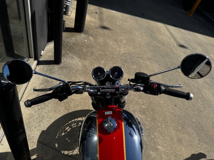 2025 Royal Enfield (see Also Enfiel INTERCEPTOR 650 E5 CLASSIC MARK 2