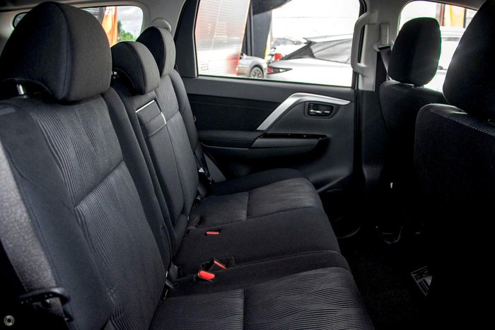 2025 Mitsubishi Pajero Sport GLX