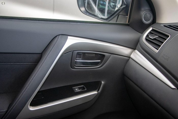 2025 Mitsubishi Pajero Sport GLX