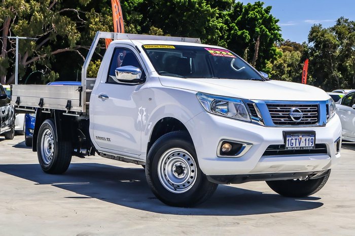 2019 Nissan Navara RX