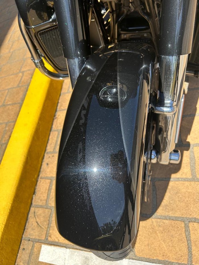 2017 Harley-Davidson CVO Street Glide 114 (FLHXSE) Touring Black