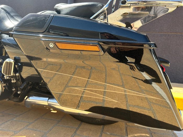 2017 Harley-Davidson CVO Street Glide 114 (FLHXSE) Touring Black