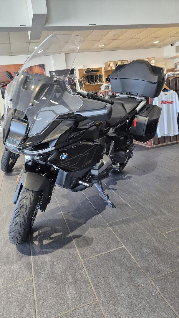 2025 BMW R 1300 RT Triple Black R 1300 Black