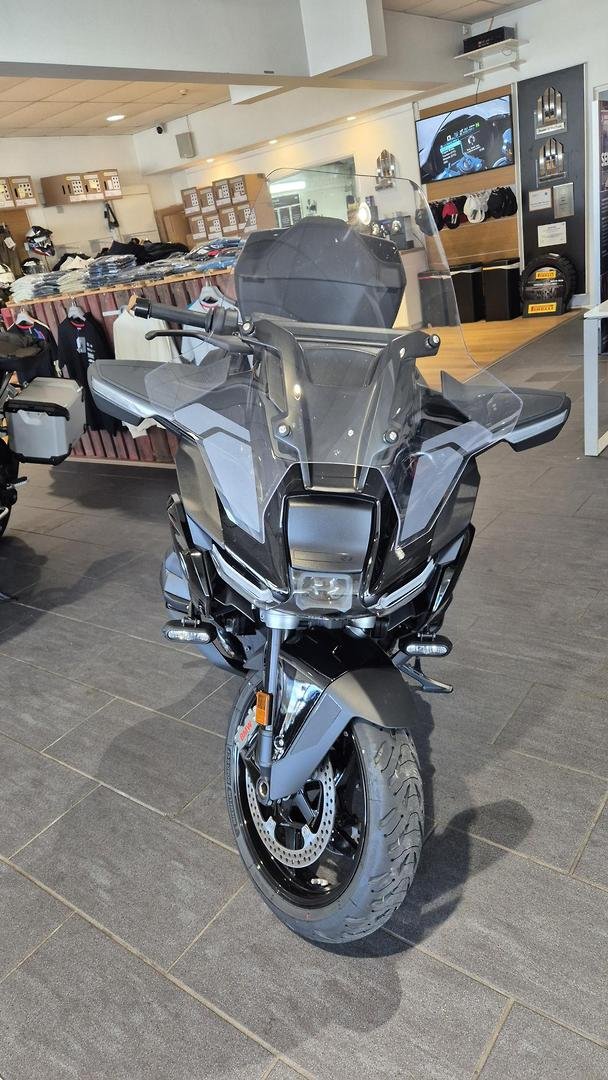 2025 BMW R 1300 RT Triple Black R 1300 Black