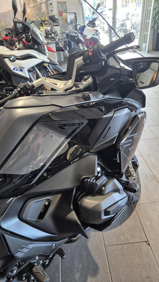 2025 BMW R 1300 RT Triple Black R 1300 Black