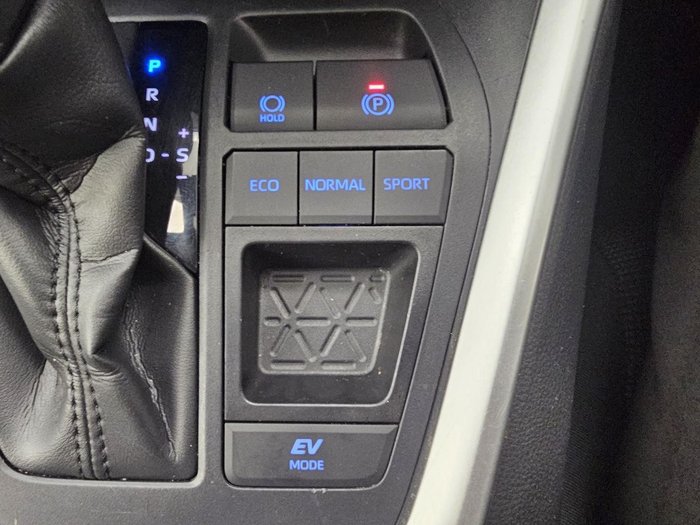 2022 Toyota RAV4 GX AXAH52R Glacier White