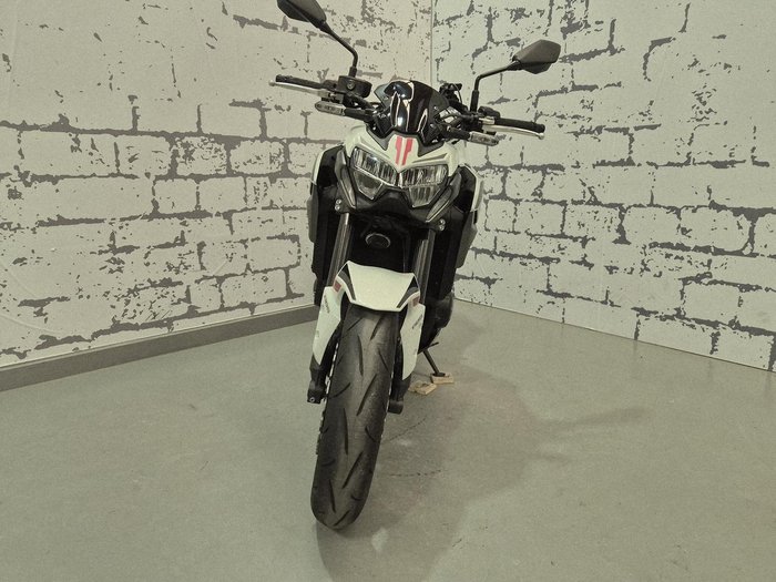 2022 Kawasaki Z900 (ZR900F) Z White