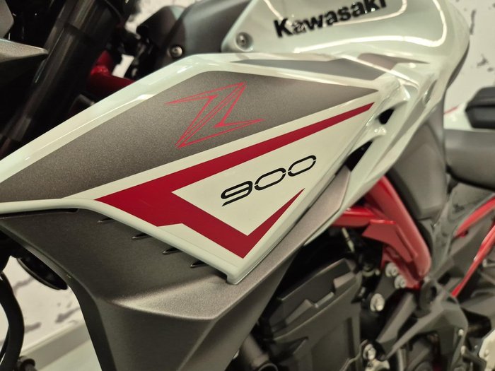 2022 Kawasaki Z900 (ZR900F) Z White