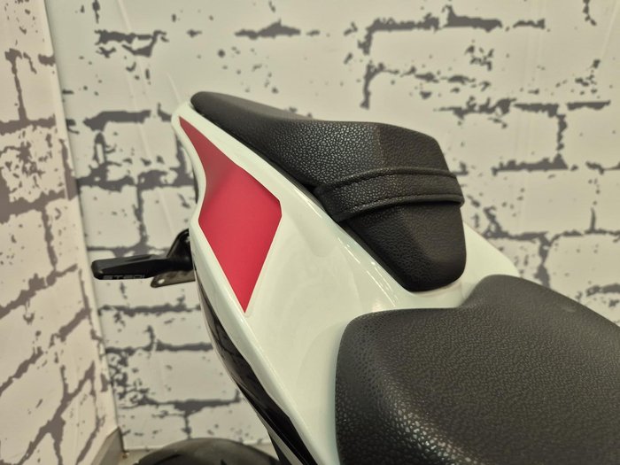 2022 Kawasaki Z900 (ZR900F) Z White