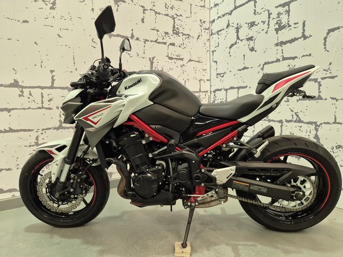 2022 Kawasaki Z900 (ZR900F) Z White